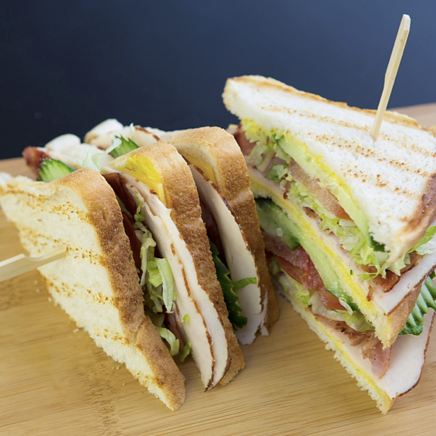 Club Sandwich met Gebakken Bacon-0